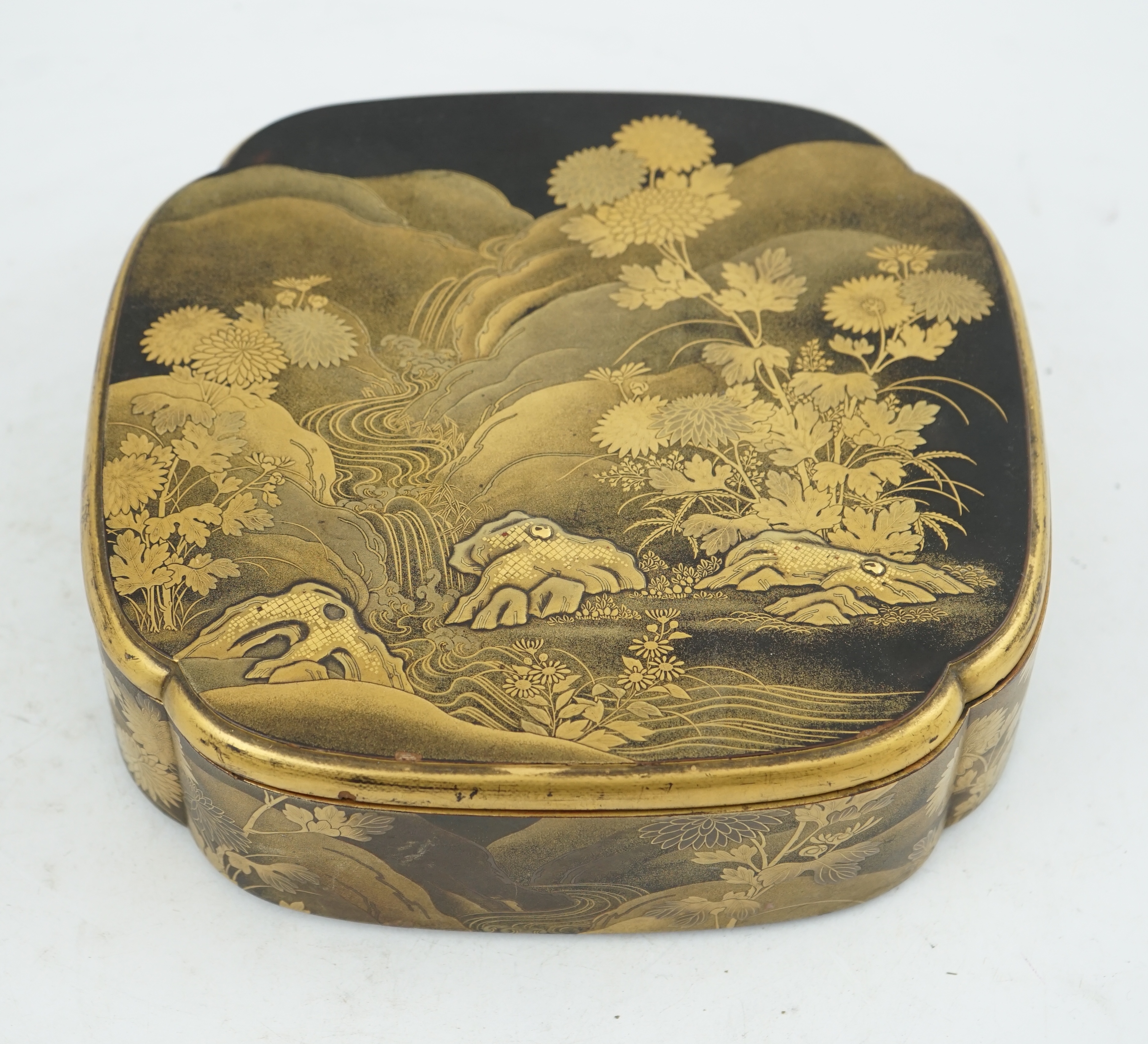 CORRECTION ONE SECTION FROM A STACKING BOX A Japanese gold lacquer kobako (box and cover), 19th century